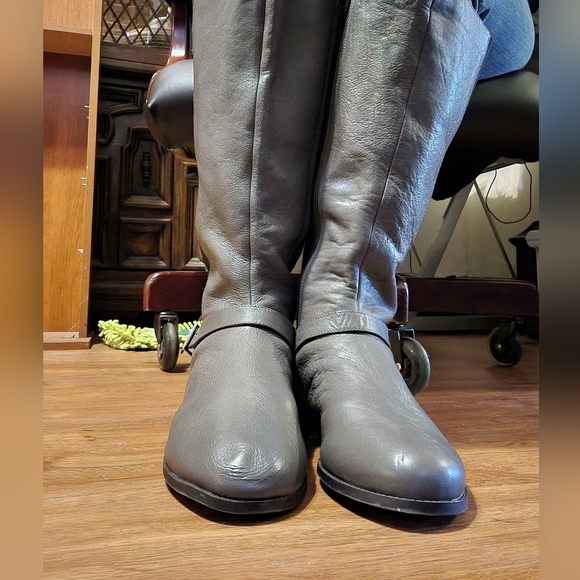 Comfortview Gray Leather Boots Extra Wide Calf - Picture 2 of 7